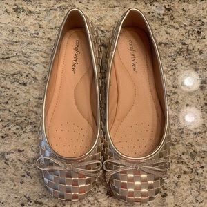 Woven Gold / Nude flats